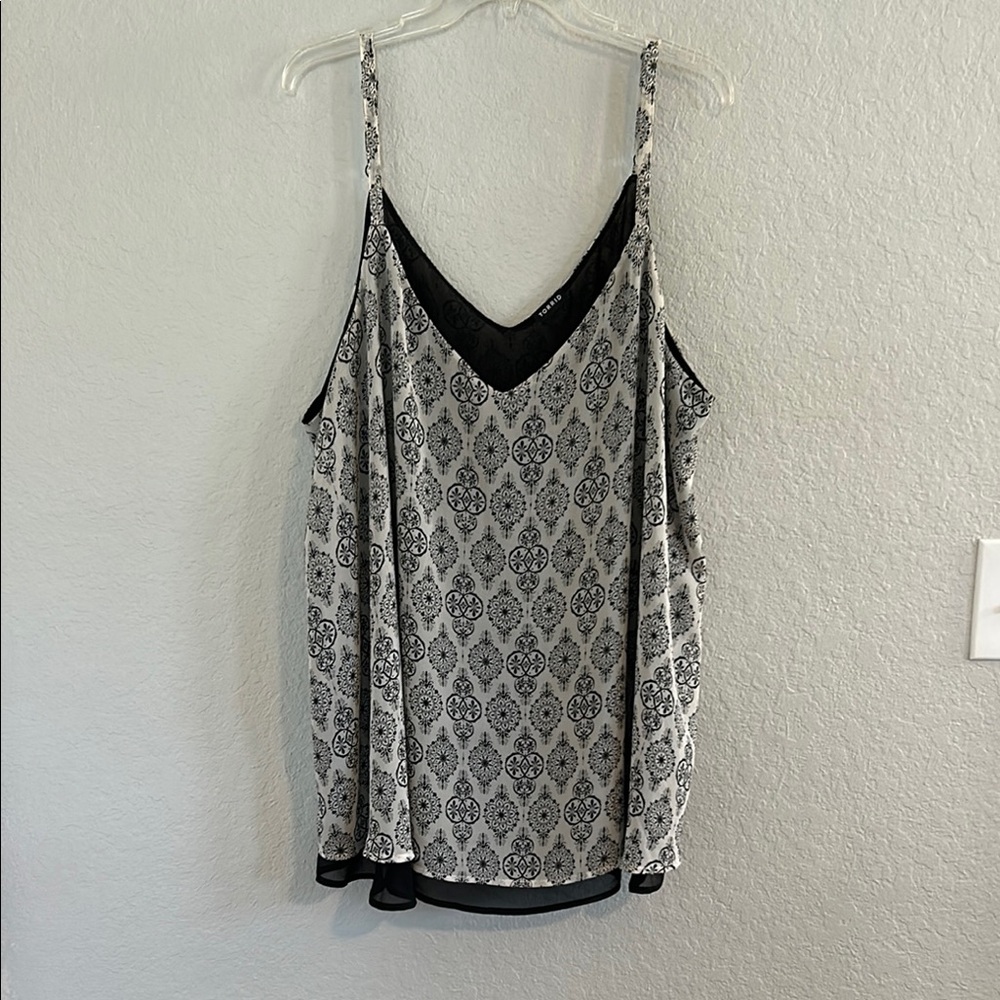 Elegant Black and White Patterned Women's Top